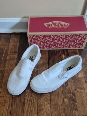 8 Men/9.5 Women White Slip On Vans